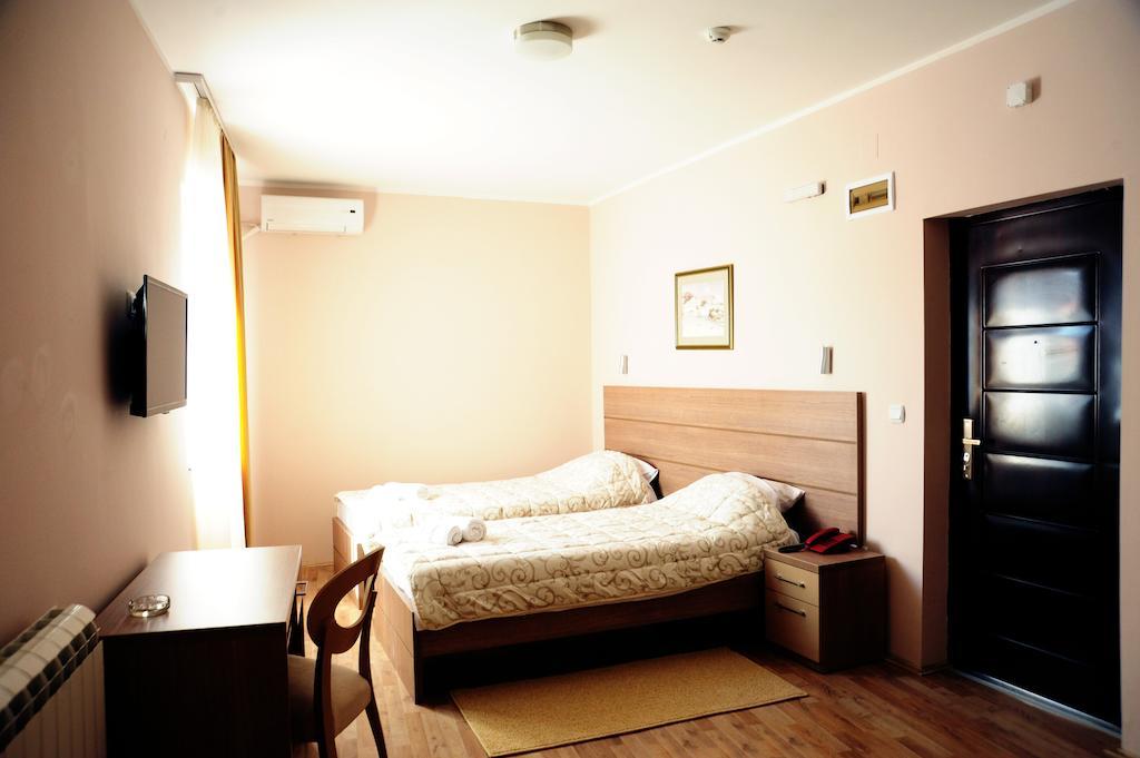 Garni Hotel Crystal Ice Ниш Номер фото