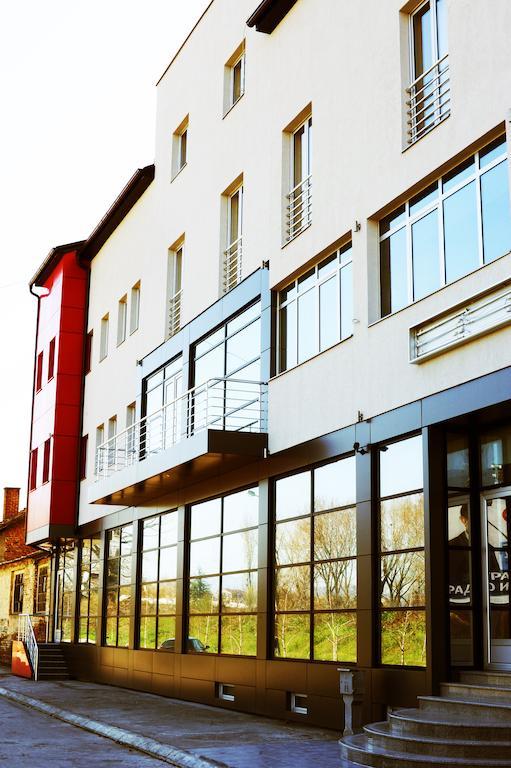 Garni Hotel Crystal Ice Ниш Екстер'єр фото