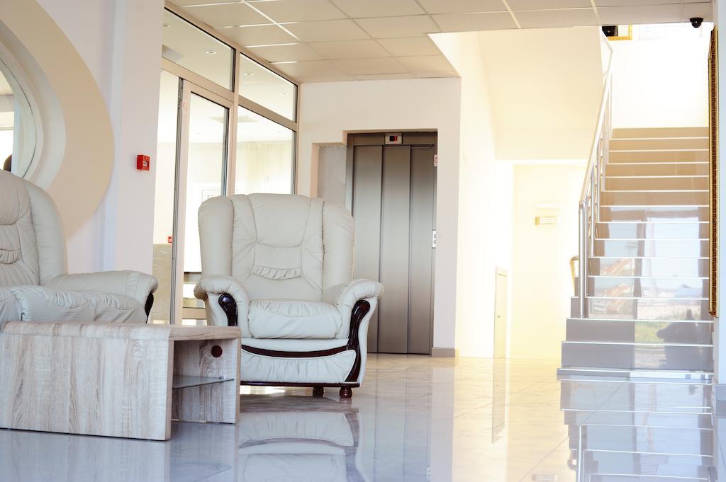 Garni Hotel Crystal Ice Ниш Екстер'єр фото