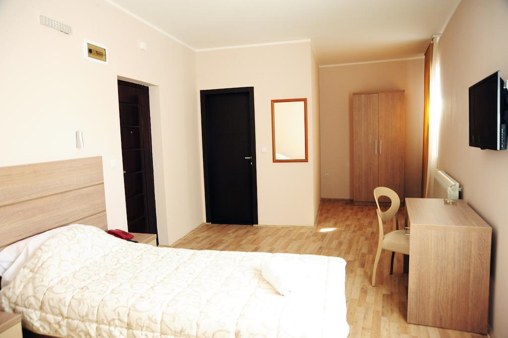 Garni Hotel Crystal Ice Ниш Номер фото