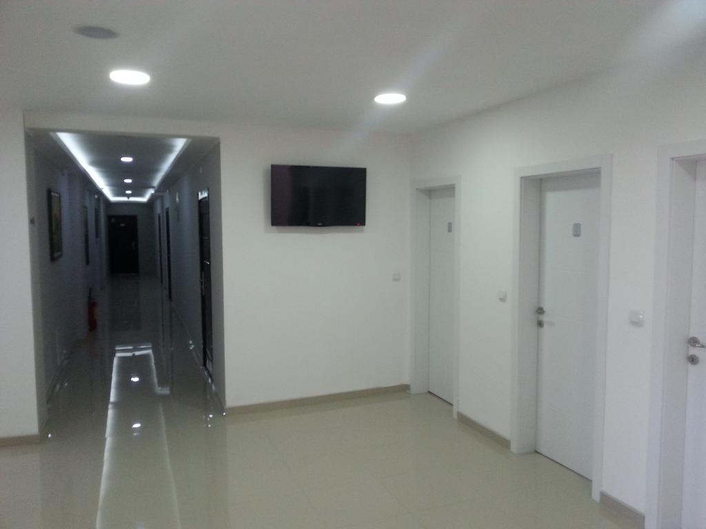 Garni Hotel Crystal Ice Ниш Екстер'єр фото